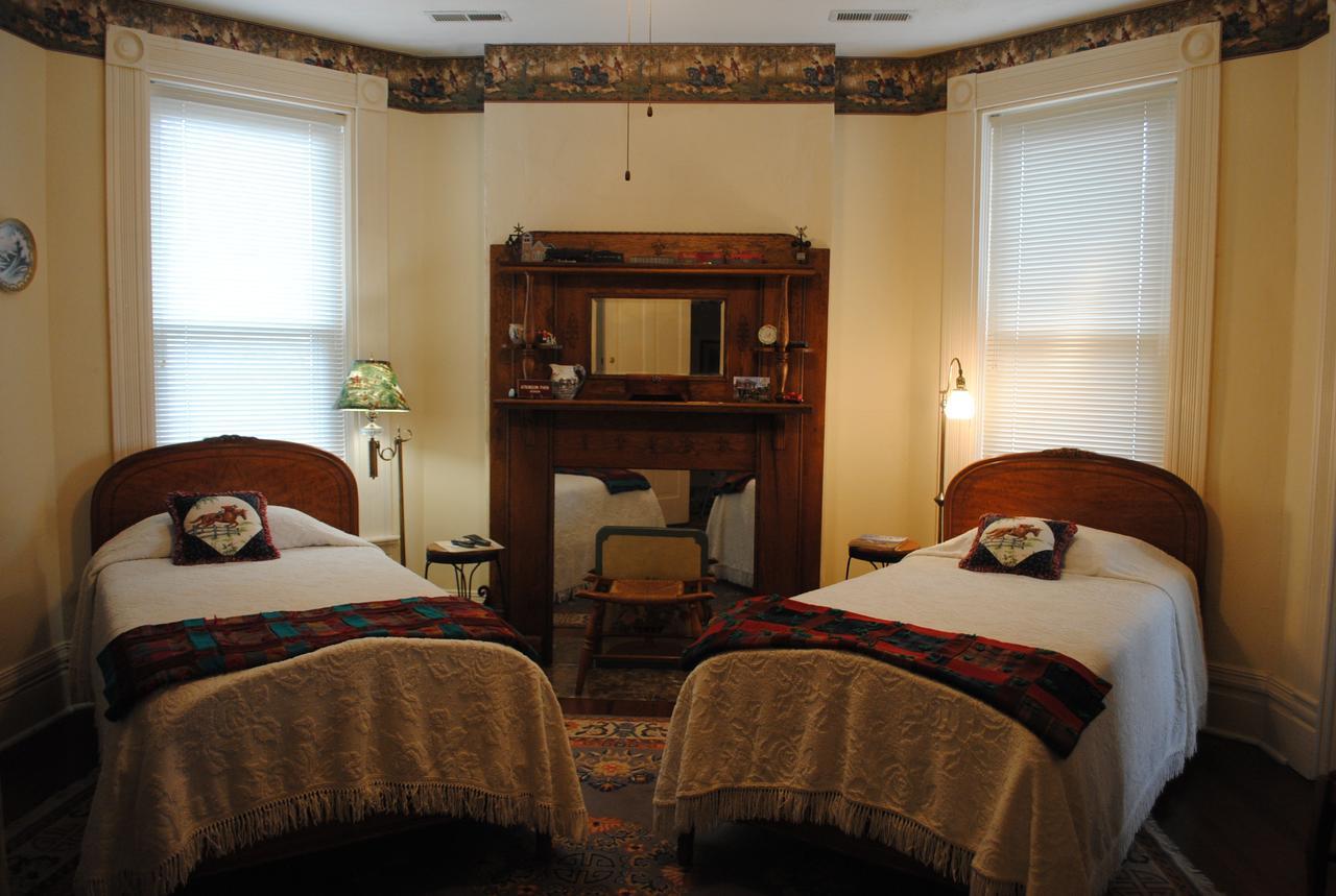 L&N Bed And Breakfast Ltd ヘンダーソン エクステリア 写真